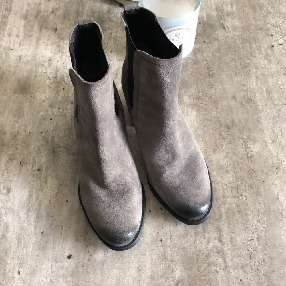 New! Sam Edelman “Hanley” Chelsea boot - Picture 3 of 8
